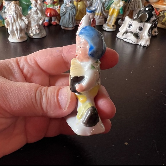 Vintage 1940's Made in Occupied Japan Porcelain Boy Playing Accordion Concertina - Picture 3 of 6